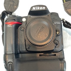 ニコンD7000 + レンズ3本とグリップの画像