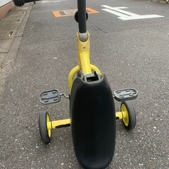 子供の三輪車の画像