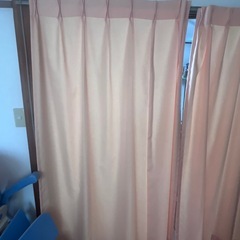 防炎カーテン(裾に汚れあり)の画像