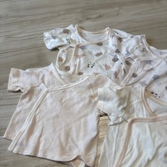 半袖短肌着50-60を4枚セットの画像