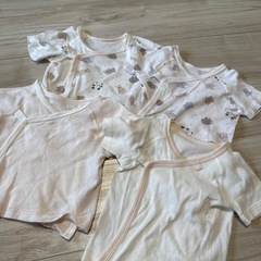 半袖短肌着50-60を4枚セットの画像