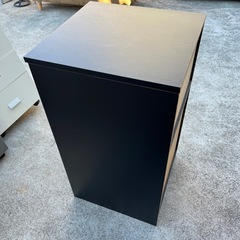 収納家具　収納棚　2段式　キャビネット　黒　ブラック　二段式　扉あり【43.5×45×82】の画像