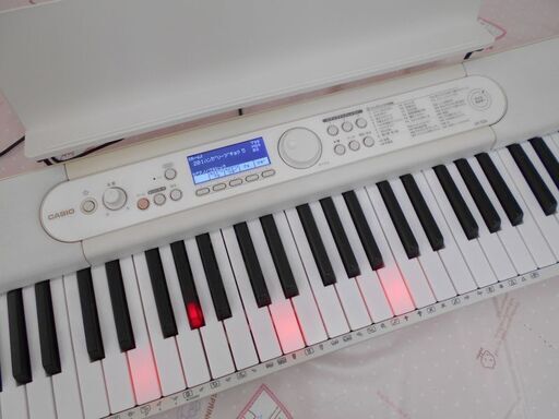 ♪CASIO/カシオ LK-526 光ナビゲーション キーボード 電子ピアノ 2022年♪