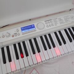 ♪CASIO/カシオ LK-526 光ナビゲーション キーボード 電子ピアノ 2022年♪の画像