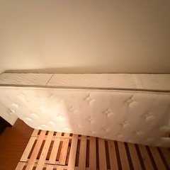 シモンズのマットレスの画像