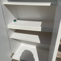 白い下駄箱の画像