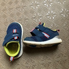 子供　靴の画像