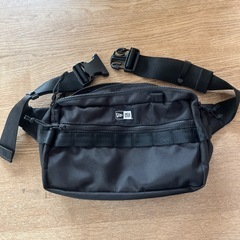 NEW ERA ボディバッグ ブラックの画像