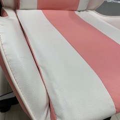 ゲーミングチェア オットマン付きの画像