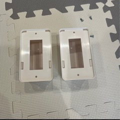 山崎実業コンセントカバーの画像