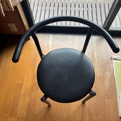 スチール製椅子の画像