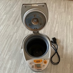 ZOJIRUSHI  電気ポットの画像