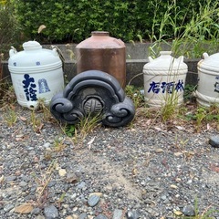 お庭のオブジェ　　瓦　酒樽　　の画像