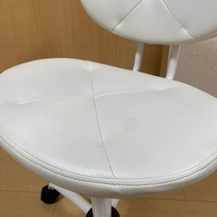 ニトリ　ワークチェア　デスクチェア　白の画像