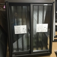 LIXIL社　たて面格子付引違い窓　在庫未使用新品の画像