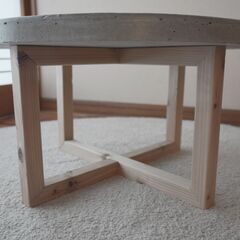 コンクリート天板ラウンドテーブル（直径60cm）の画像