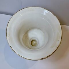 白陶器の花器の画像