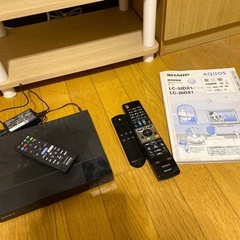5点まとめて引き取ってくださる方限定　ニトリ食器棚　テレビ32型　DVDプレーヤー　AmazonファイヤーTVスティック テレビ台
の画像