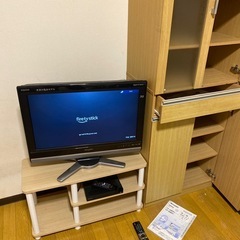 5点まとめて引き取ってくださる方限定　ニトリ食器棚　テレビ32型　DVDプレーヤー　AmazonファイヤーTVスティック テレビ台
の画像