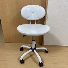 ニトリ　ワークチェア　デスクチェア　白の画像