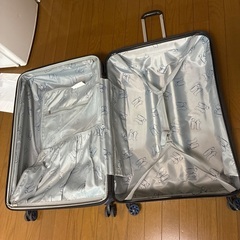 旅行トランクの画像