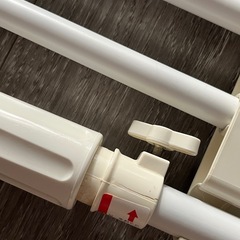 つっぱり棒と棚の画像