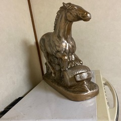 取引中　陶器で出来た馬の開運置物の画像