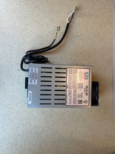 外部充電器　キャンピングカー　トイファクトリーバーデンから取り外し 2025年10月に取り外し 動作OK リチウムイオンバッテリーに交換したので取り外し