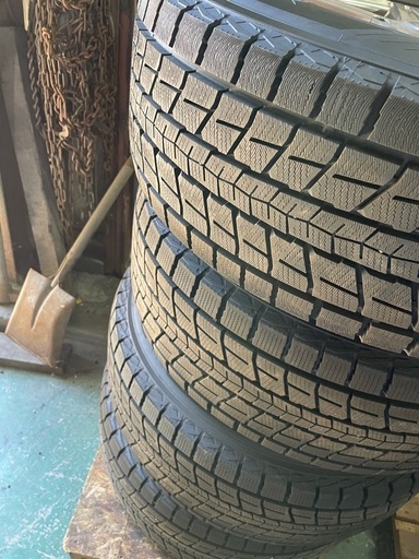 4本ホイール付バリ山】285/60R18スタッドレスDUNLOPランクルなどに 