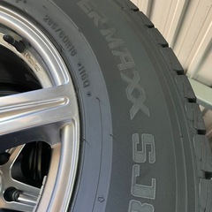 【4本ホイール付バリ山】285/60R18スタッドレスDUNLOPランクルなどに の画像