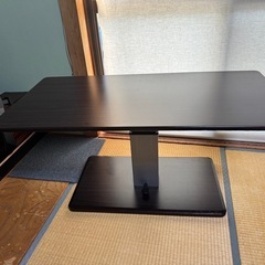 昇降テーブルの画像