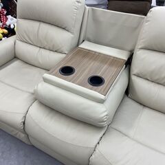 ニトリ 3人掛けテーブル付き電動リクライニングソファ Nビリーバ Nシールド BE 合成皮革 家具 3人掛けソファ 札幌市手稲区の画像