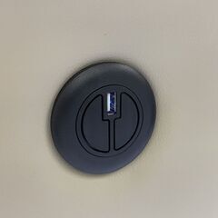 ニトリ 3人掛けテーブル付き電動リクライニングソファ Nビリーバ Nシールド BE 合成皮革 家具 3人掛けソファ 札幌市手稲区の画像