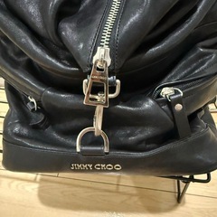 JIMMY CHOO ブラックレザー バックパックの画像