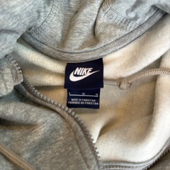 NIKEジップアップパーカーの画像