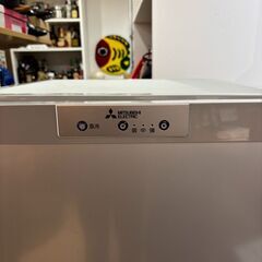超美品 三菱ノンフロン冷凍庫 １２１L ホームフリーザー MF-U12B-S1形 中古の画像