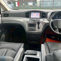 エルグランド　ライダーブラックライン4WD　純正ナビ　アラウンドビュー　本革パワーシート　フリップダウンの画像