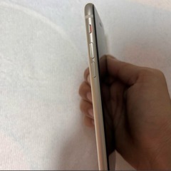 iPhone SE 第2世代 ホワイト 付属品あり　✳︎バッテリー残量95%✳︎の画像