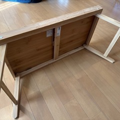パソコンデスクの画像