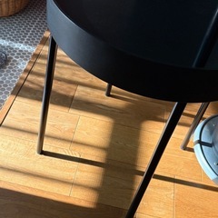 IKEA BURVIK ブールヴィーク　サイドテーブルの画像
