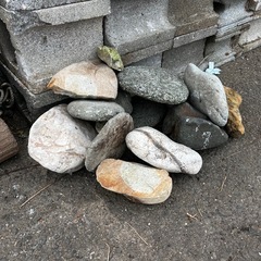 NO.2592《０円》 コンクリートブロック レンガ 大量 直接引取り限定　 中古 無くなり次第終了！の画像