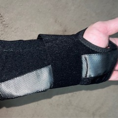 ARLIFT 手首サポーター ブラック 収納袋付きまとめてセット　数回使用の画像