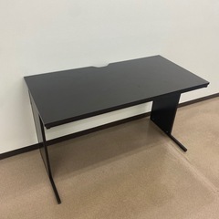 オフィスデスクの画像