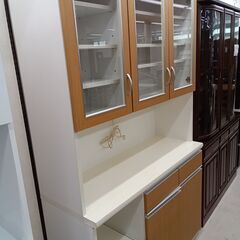 リユースのサカイ栃木店★ジモティ割あり★  食器棚 ベージュ×ホワイト W120.5×D45×H204 クリーニング済み TC11001の画像