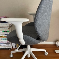 IKEAのオフィスチェアの画像