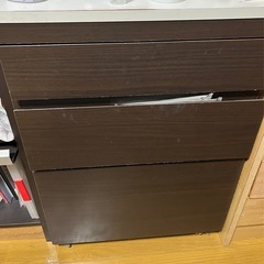 スーツケース5点と洋服タンス　の画像