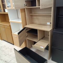 リユースのサカイ栃木店★ジモティ割あり★ IRISOHYAMA 食器棚 ベージュ W79×D39×H176 クリーニング済み TC11002の画像