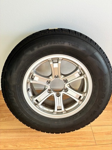 スタッドレスタイヤ