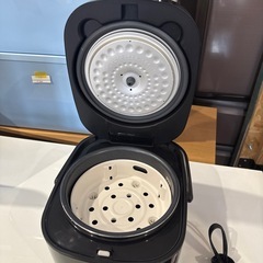 アイリスオーヤマ　5合炊飯器　2019年製の画像