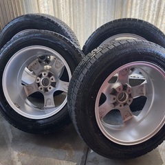 冬用タイヤ：215/60R17 AGAの画像